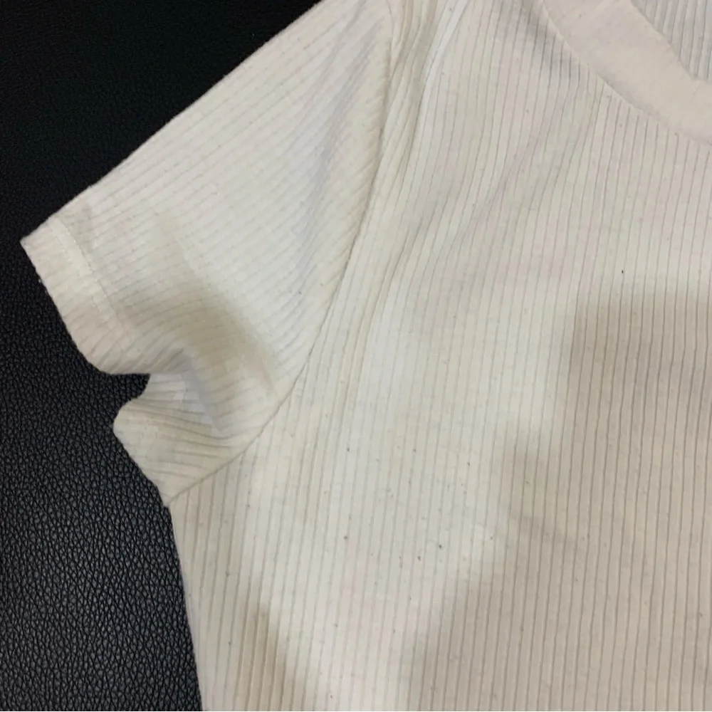 White rib knit cropped top